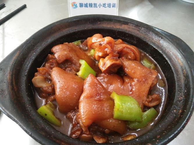 米饭培训与黄焖鸡米饭加盟 餐饮管理的成功之道